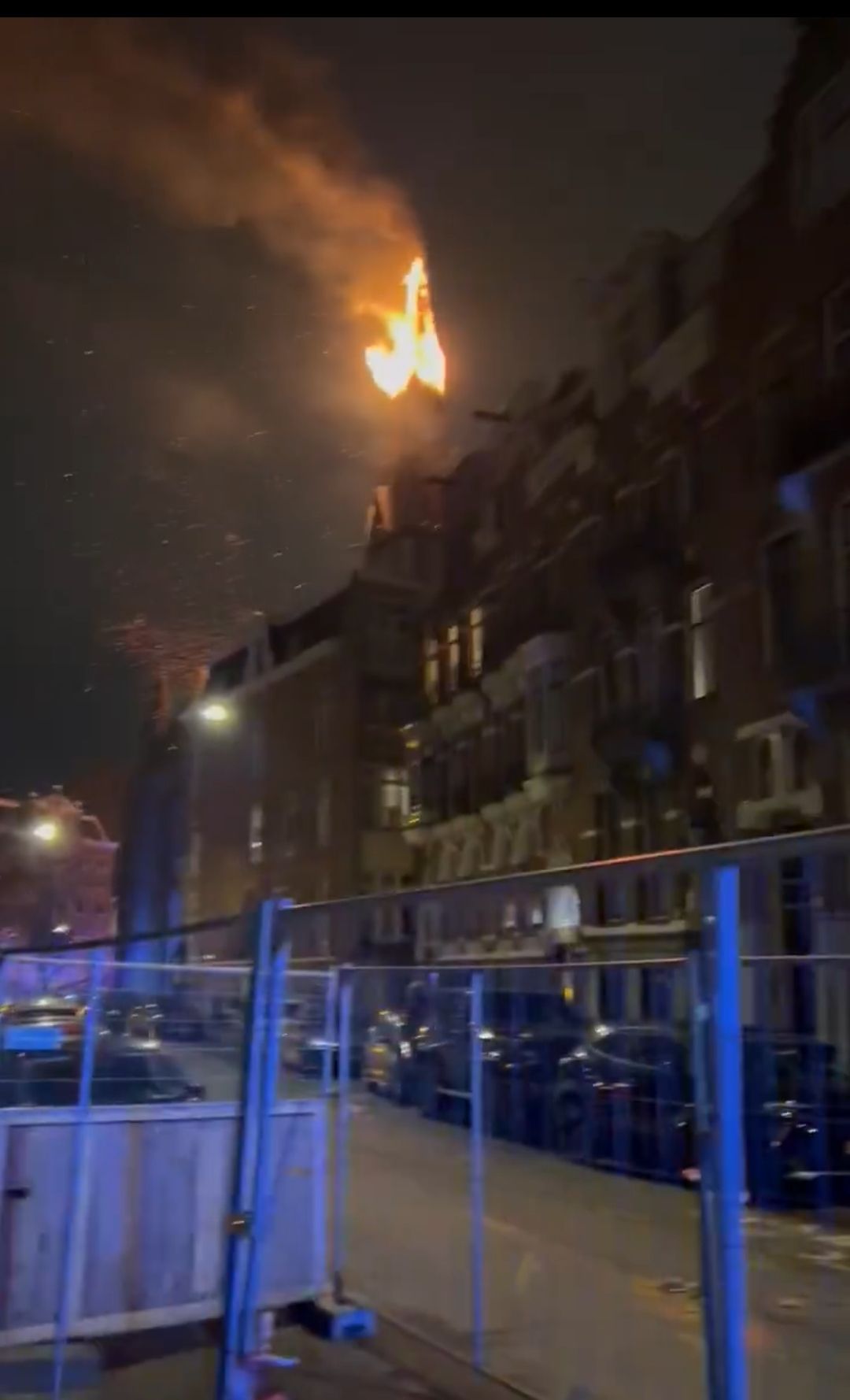 «​​​​​​عمرها 150 عاماً».. حريق يلتهم كنيسة تاريخية في هولندا والسلطات تكشف التفاصيل - الخليج الان