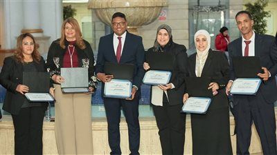 عطاء يُتوج بالوفاء.. وزير الصحة يكرم أبرز وجوه الصحة في البحر الأحمر - الخليج الان