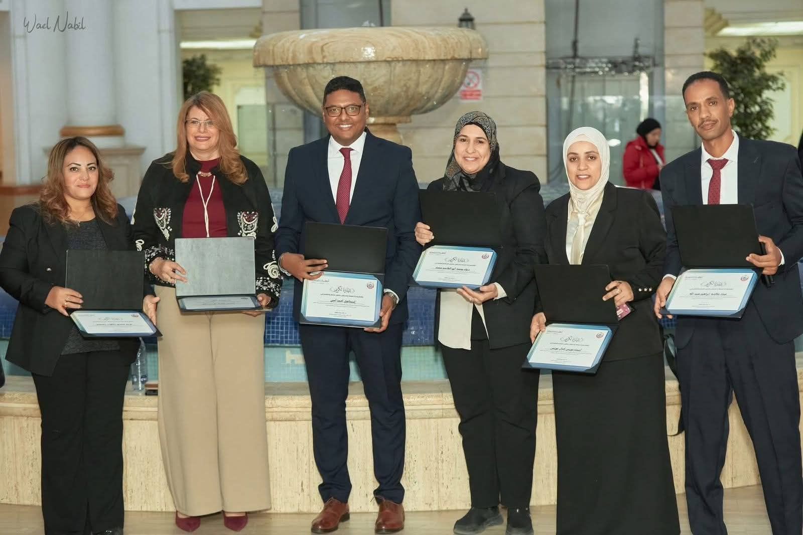 عطاء يُتوج بالوفاء.. وزير الصحة يكرم أبرز وجوه الصحة في البحر الأحمر - الخليج الان