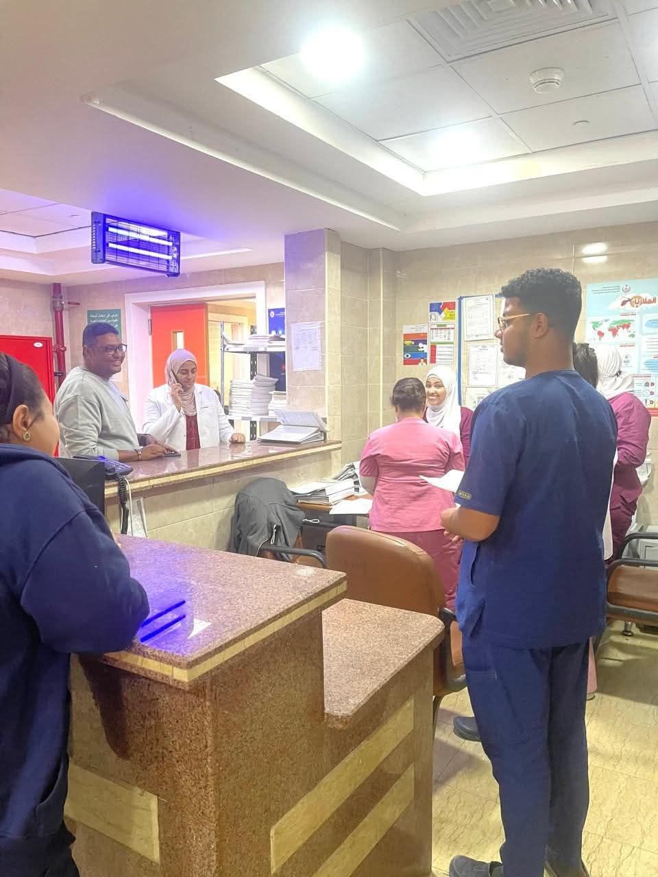 وكيل وزارة الصحة بالبحر الأحمر ويرفع درجة الاستعداد بمستشفى الحميات خلال فترة الأعياد - الخليج الان