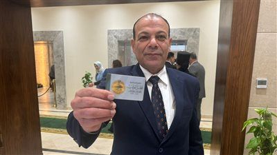 عقب تسلمه كارنيه العضوية.. النائب عبدالله لاشين :زيادة المعاشات وقانون الإدارة المحلية علي رأس أولوياتي - الخليج الان