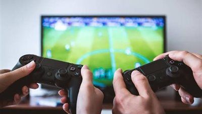 مُزحة بسبب هزيمة بلايستيشن.. مقتل شاب بطعنة على يد صديقه بحدائق القبة - الخليج الان