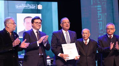 وزير الثقافة يكرّم الكاتب الصحفي الدكتور محمود مسلم في عيد الثقافة الثاني - الخليج الان