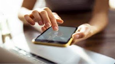 هل تقتل الشاشات طموح أطفالنا؟.. استشاري صحة نفسية يُجيب - الخليج الان