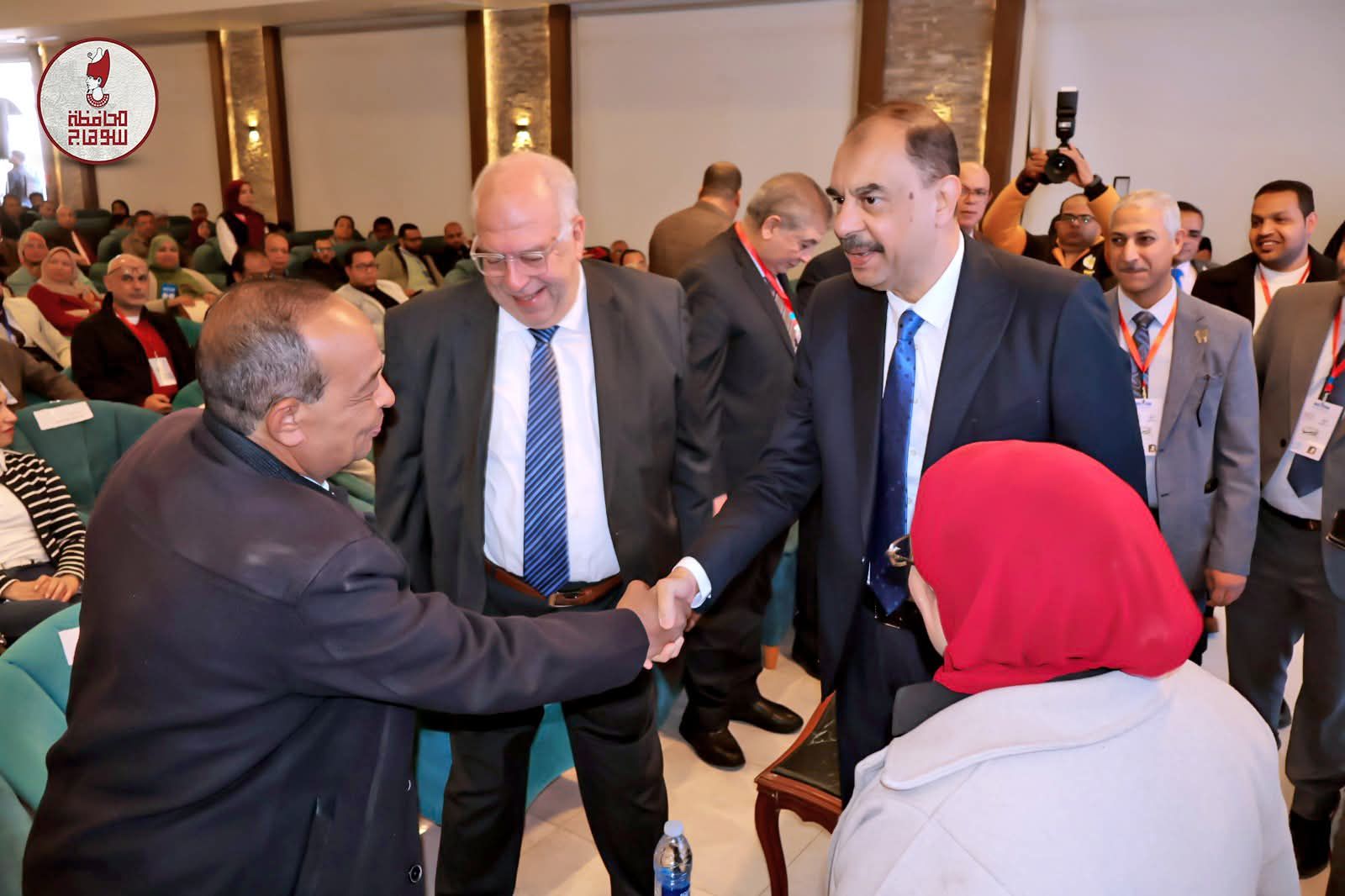 محافظ سوهاج يدشن فعاليات النسخة الخامسة من مؤتمر ومعرض نقابة اطباء اسنان سوهاح 2026 - الخليج الان