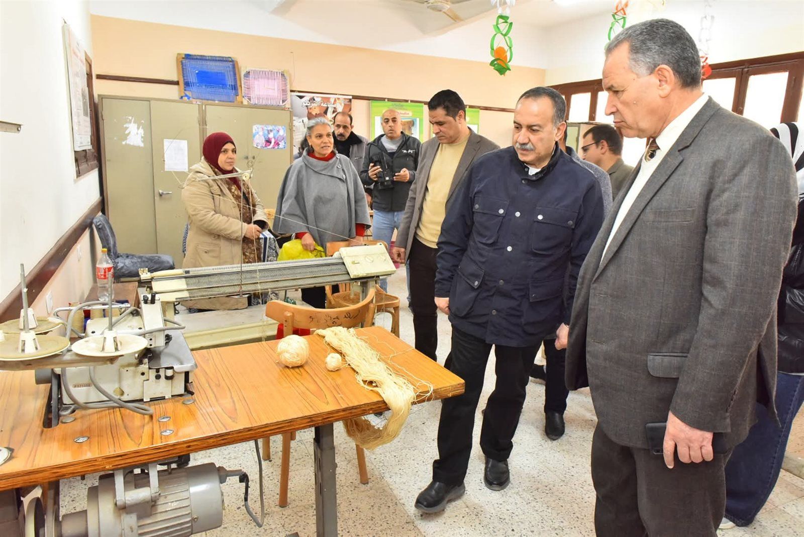 محافظ أسيوط يتفقد مدرسة الأمل الفنية الثانوية بنات للصم وضعاف السمع - الخليج الان