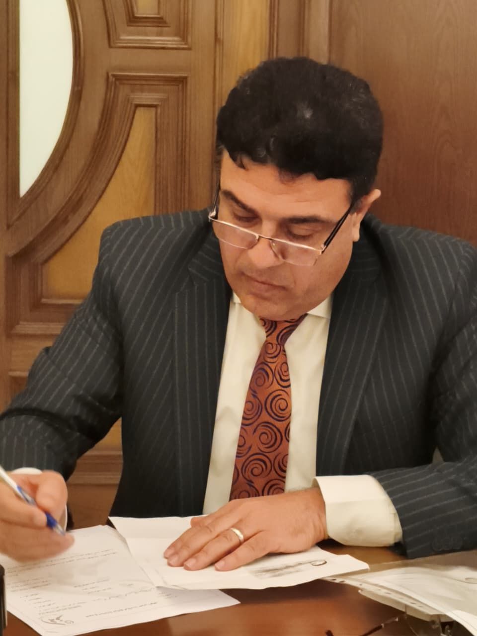 عصام الصباحي يتقدم بأوراق ترشحه رسميًا لانتخابات رئاسة حزب الوفد - الخليج الان