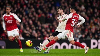 أرسنال ضد ليفربول: التعادل السلبي يحسم قمة الدوري الإنجليزي الممتاز في غياب محمد صلاح - الخليج الان