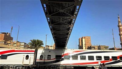 محافظ سوهاج يتابع استكمال كوبري مشاة الثلاث كباري تمهيدًا لافتتاحه - الخليج الان