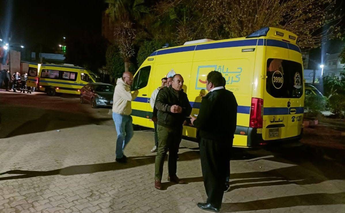 بتكليف من المحافظ .. نائب محافظ المنيا ينتقل إلى موقع حادث تصادم بالطريق الصحراوي الشرقي بكمين الصفا - الخليج الان