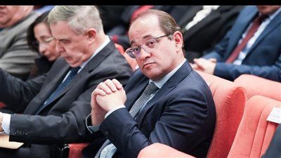 وزير المالية يفتح أبواب التفاؤل: اقتصاد يتحسن بلا أعباء جديدة وتسهيلات ضريبية موسعة وتراجع بالدين يعيد الثقة - الخليج الان