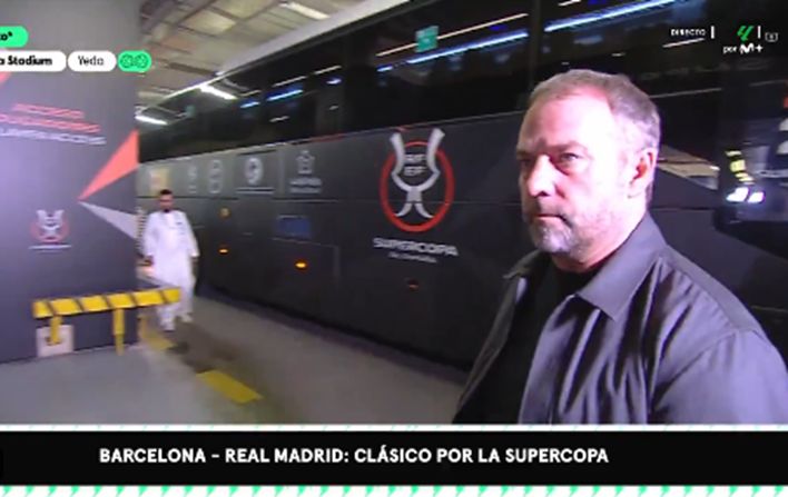 ريال مدريد وبرشلونة.. فريق برشلونة يصل ملعب الجوهرة المشعة استعداداً لمواجهة ريال مدريد في نهائي كأس السوبر الإسباني - الخليج الان