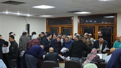 زحام شديد في اليوم الأول لفتح باب الترشح بانتخابات نقابة المهندسين المصرية - الخليج الان