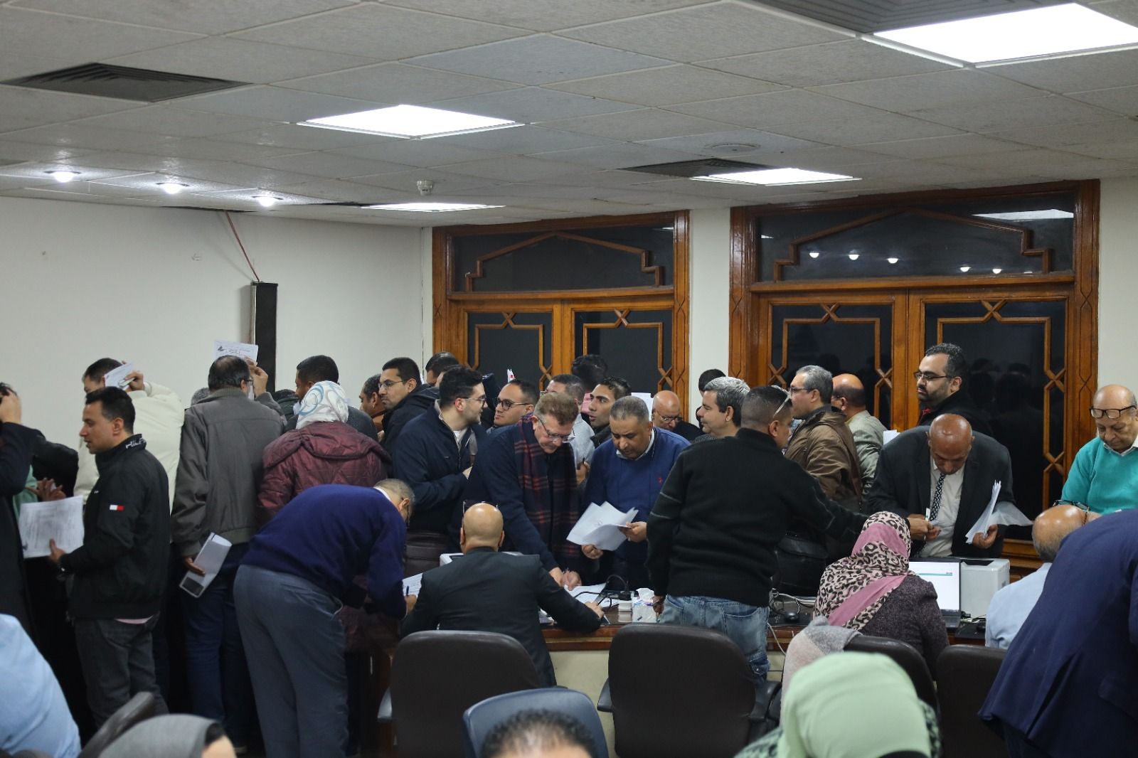 زحام شديد في اليوم الأول لفتح باب الترشح بانتخابات نقابة المهندسين المصرية - الخليج الان