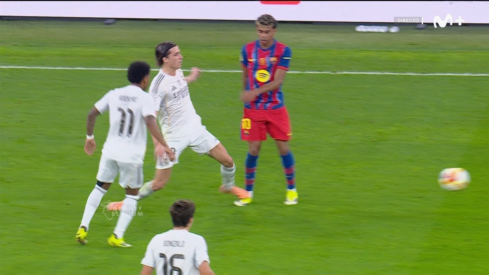 ريال مدريد.. شاهد إصابة لامين يامال بعد تدخل كاريراس في مباراة ريال مدريد وبرشلونة بكأس السوبر الإسباني - الخليج الان