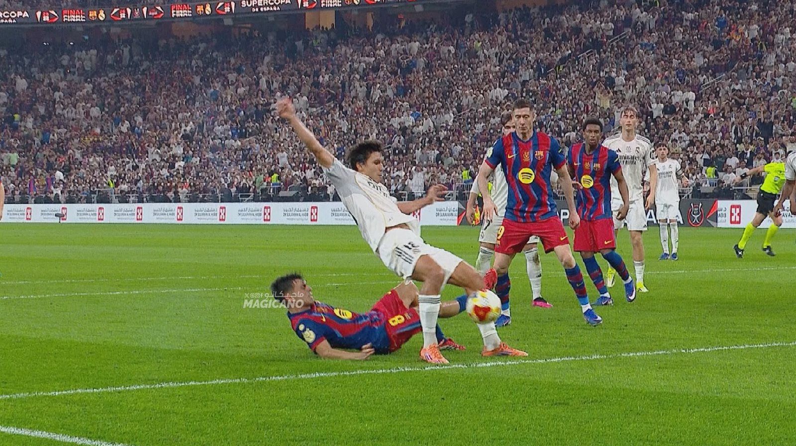 ريال مدريد.. شاهد ملخص الشوط الأول بين ريال مدريد ضد برشلونة في كأس السوبر الإسباني - الخليج الان