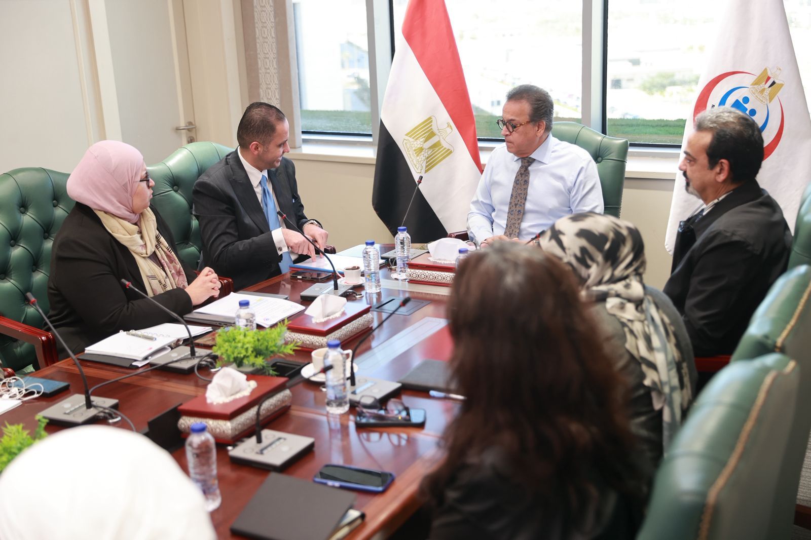 وزير الصحة يتابع مستجدات تكليف دفعة 2023 الطبية - الخليج الان