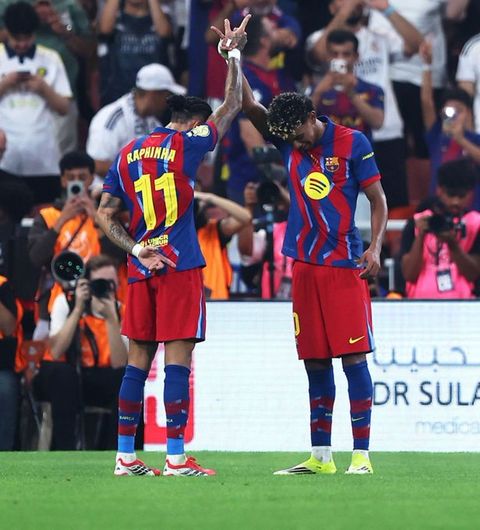 برشلونة ضد الريال.. رافينيا يسجل الهدف الثالث لبرشلونة في مرمى ريال مدريد بنهائي كأس السوبر الإسباني - الخليج الان