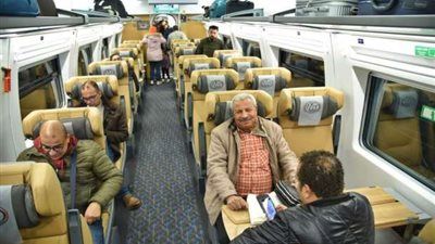 الدرجة الأولى بـ900 جنيه.. مواعيد وأسعار تذاكر قطار «التالجو» الفاخر بخط الصعيد - الخليج الان