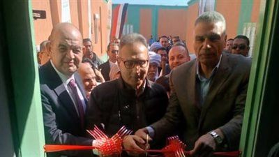 محافظ أسوان يشهد تسليم 20 منزل و رؤوس ماشية ومشروعات تنموية لأسر الأولى بالرعاية - الخليج الان