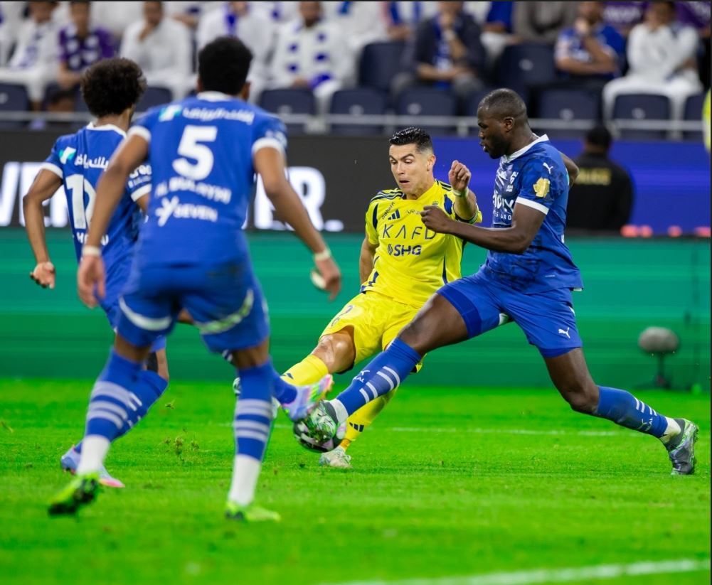 مباراه الهلال والنصر.. القنوات الناقلة لمباراة الهلال اليوم أمام النصر في الدوري السعودي - الخليج الان