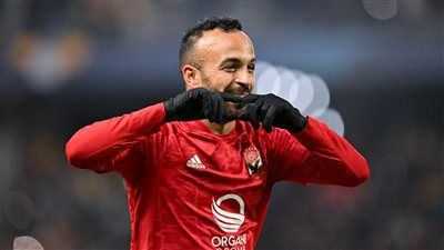 أفشة يودع جماهير الأهلي بعد رحيله إلى الاتحاد السكندري.. صور - الخليج الان