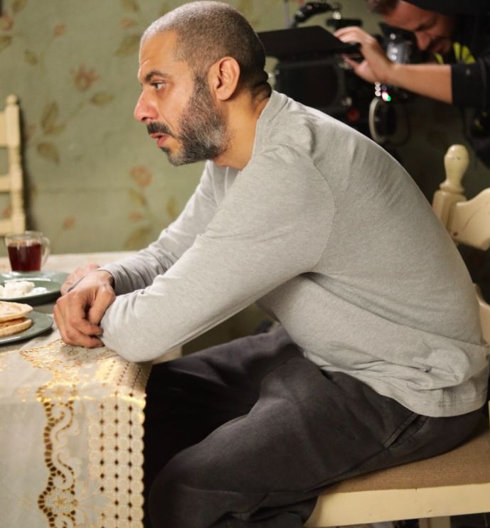 مسلسل أب ولكن.. تجربة جديدة في سجل نجاحات محمد فراج - الخليج الان