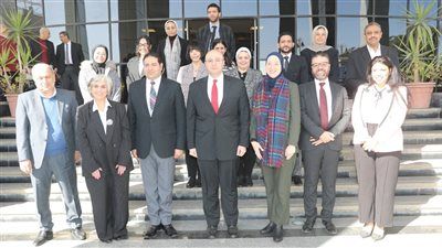 محافظ بني سويف يترأس اجتماعًا موسعًا مع وفد وزاري وأممي - الخليج الان