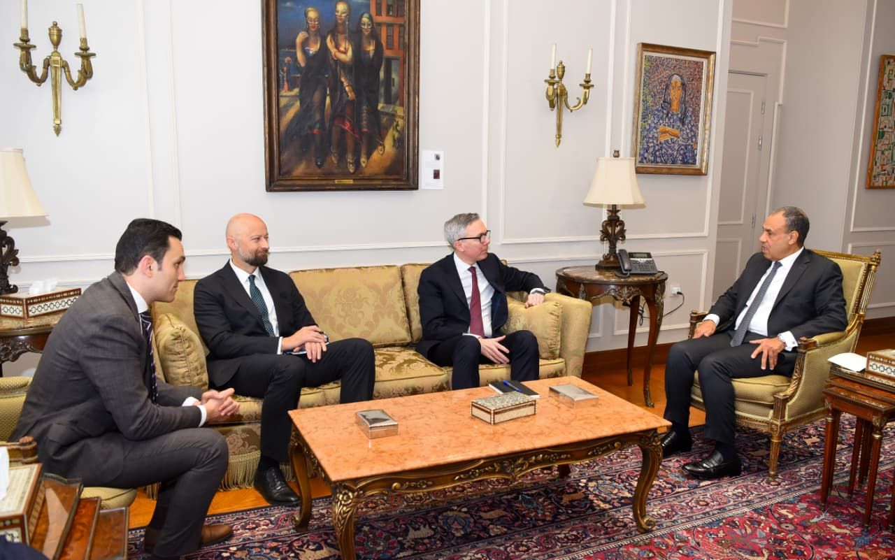 وزير الخارجية: الحكومة المصرية تعمل على تهيئة مناخ جاذب للاستثمار الأجنبي - الخليج الان