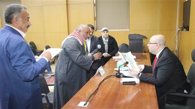 محافظ بني سويف يستمع لشكاوى المواطنين ويوجّه بحلول فورية - الخليج الان