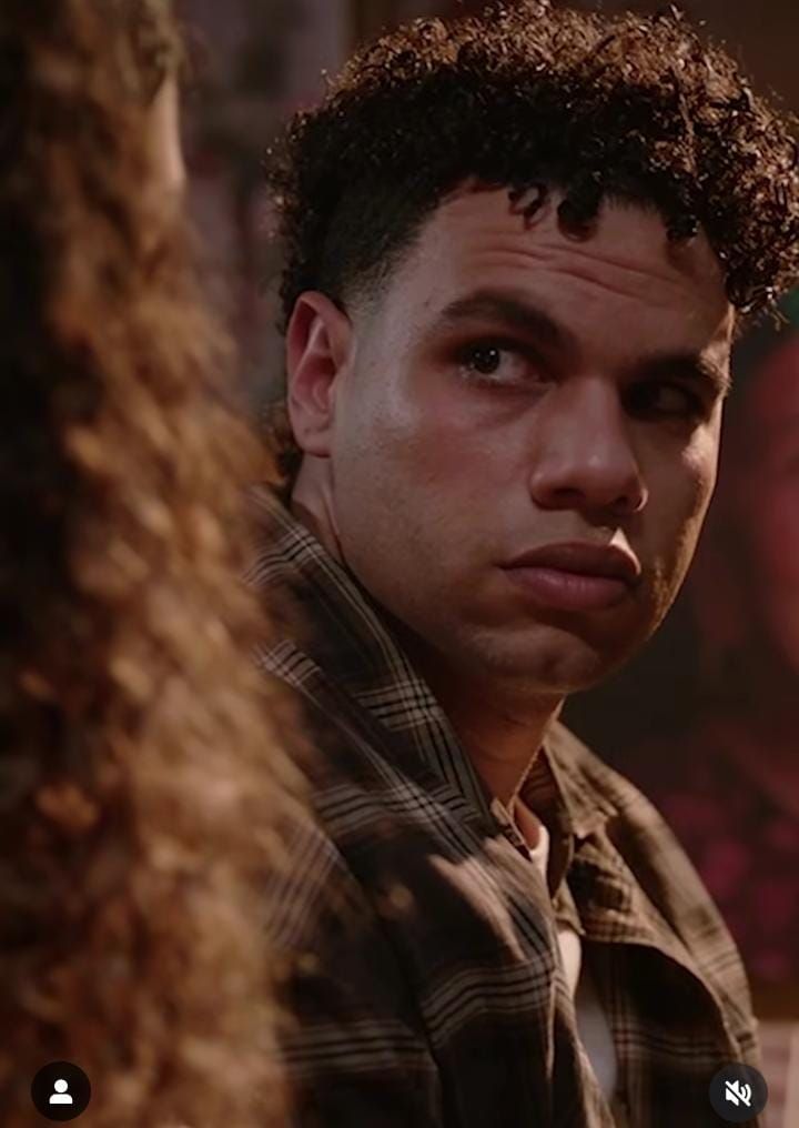 مسلسل ميدتيرم الحلقه 30.. ملك تعترف بحبها ليزن ومشهد مؤثر بين تيا ونعومي بعد التعافي - الخليج الان