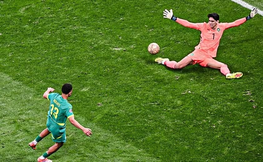 منتخب المغرب.. الأخطبوط ياسين بونو ينقذ المغرب في نهائي كأس أمم أفريقيا - الخليج الان