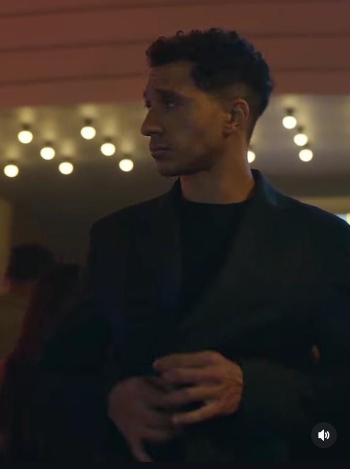 مسلسل بطل العالم الحلقة الأولى.. عصام عمر يبدأ مهمته في حراسة النجوم والفنانين - الخليج الان