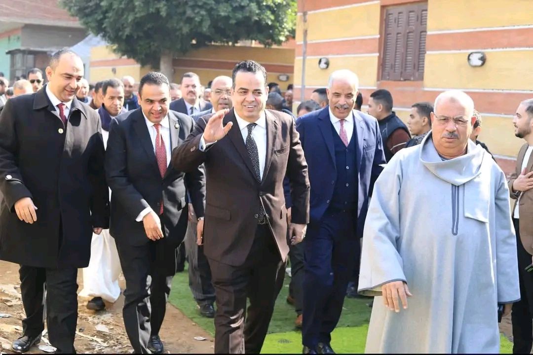 النائب عصام هلال عفيفي يشارك في جلسة صلح بين عائلتي أبو وهدان وأبو مشهور بالصف - الخليج الان