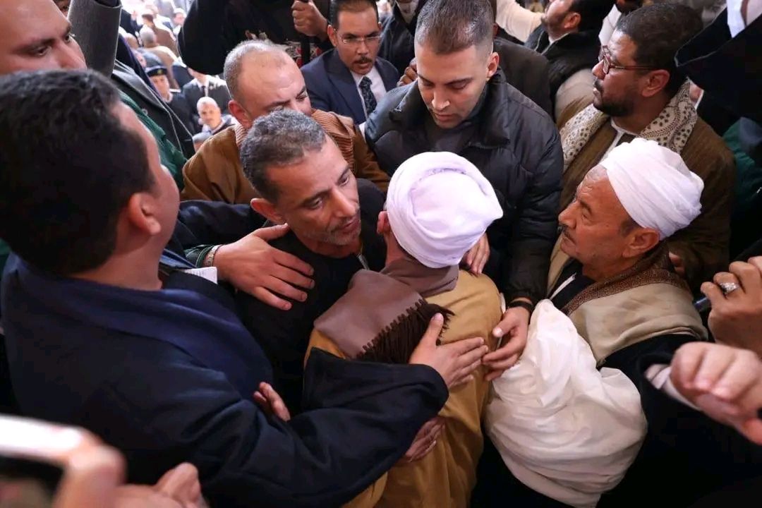 النائب عصام هلال عفيفي يشارك في جلسة صلح بين عائلتي أبو وهدان وأبو مشهور بالصف - الخليج الان