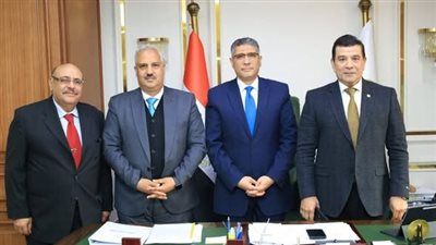 رئيس اتحاد القوة ومحافظ الجيزة يناقشان استعدادات كأس العالم - الخليج الان