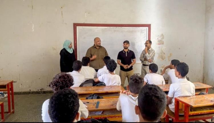 مدير عام صيرة يتفقد سير العملية التعليمية مدرستي شمسان والبيحاني