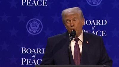 لماذا يخشى ماكرون رؤية ترامب؟.. أسرار الصدام الأمريكي - الأوروبي في دافوس - الخليج الان