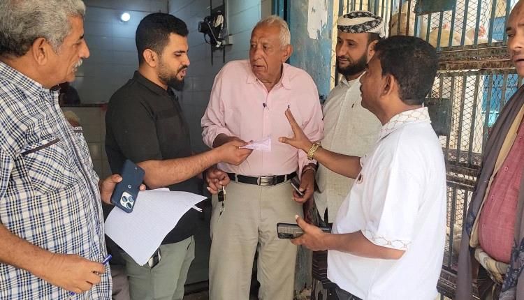 المنصورة تفرض تسعيرة الصناعة والتجارة للدجاج وتغلق 4 محلات غير ملتزمة