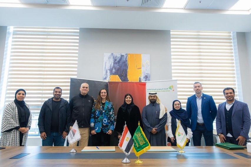 بحضور الاتحاد الدولي.. توقيع اتفاقية مصرية سعودية لدعم رياضة الريشة الطائرة - الخليج الان
