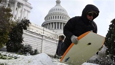 «أمريكا تحت الحصار الجليدي».. عاصفة ثلجية كارثية تضرب الولايات المتحدة وإعلان حالة طوارئ - الخليج الان