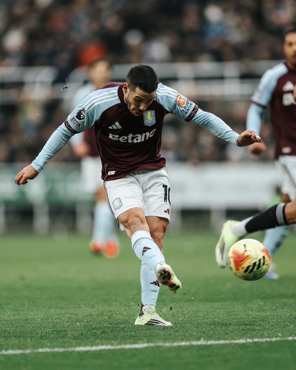 نيوكاسل يونايتد ضد أستون فيلا.. أستون فيلا يفوز على نيوكاسل يونايتد 2-0 في الدوري الإنجليزي - الخليج الان