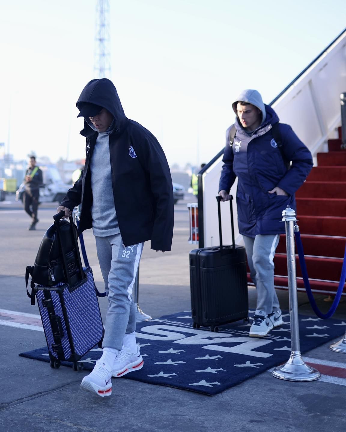 وصول بعثة بيراميدز إلي القاهرة وسط أجواء حزينة بعد التعادل مع نهضة بركان.. صور - الخليج الان