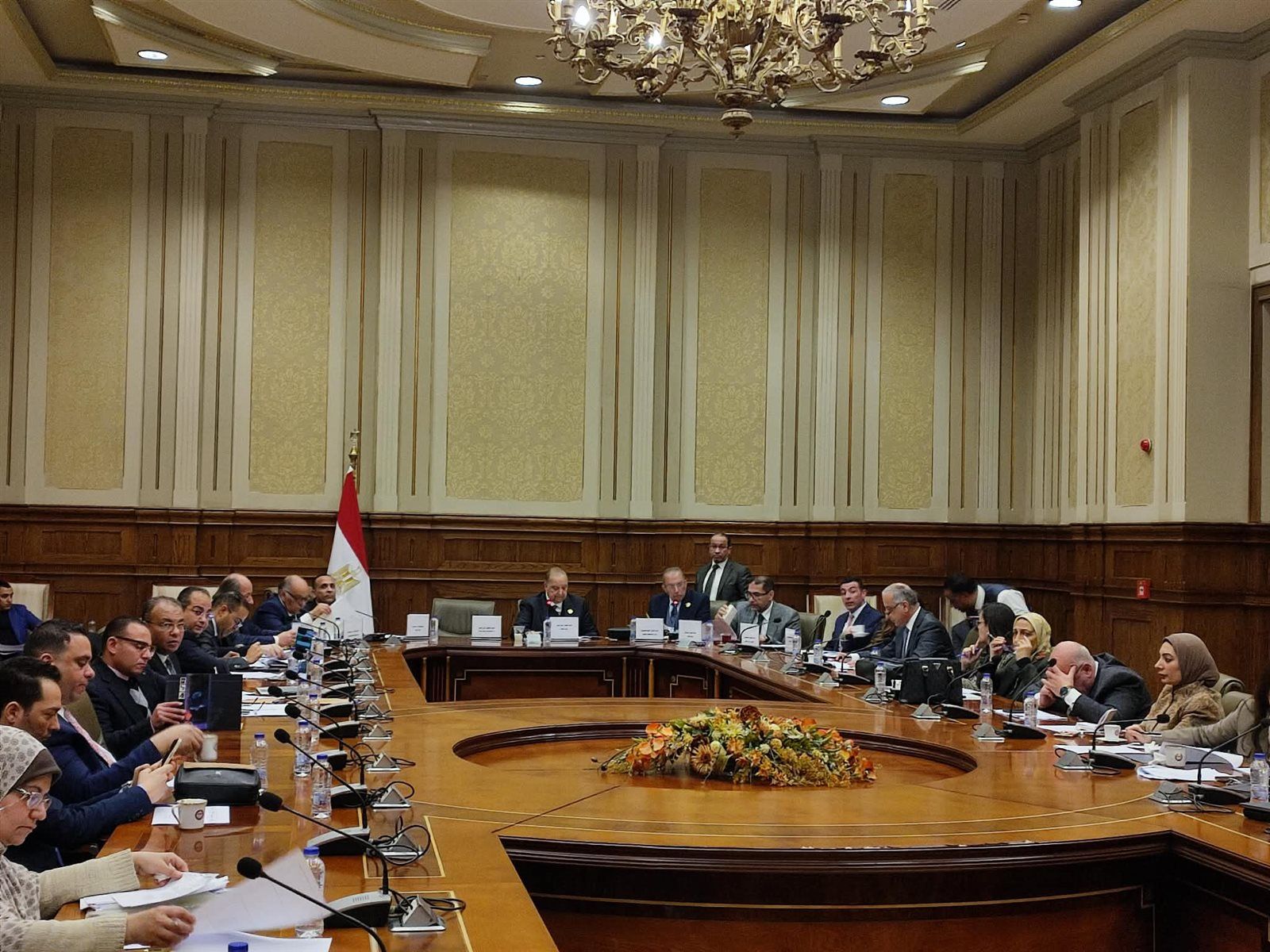 لجنة التعليم بمجلس الشيوخ توافق على تعديل قانون تنظيم العمل في المستشفيات الجامعية - الخليج الان