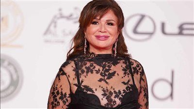 الهام شاهين.. وصفها عصام عمر بـ “لهطة قشطة” في بطل العالم | كيف ردت الفنانة؟ - الخليج الان