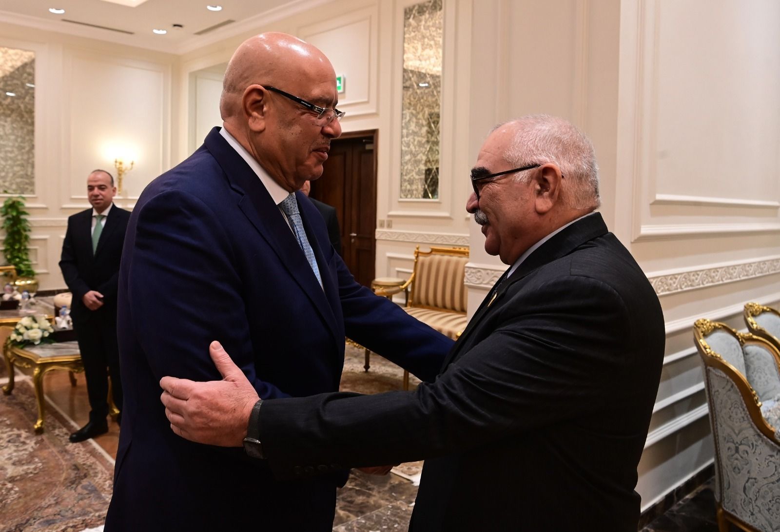 المستشار هشام بدوي يستقبل رئيس هيئة قضايا الدولة لتهنئته بانتخابه رئيساً لمجلس النواب - الخليج الان