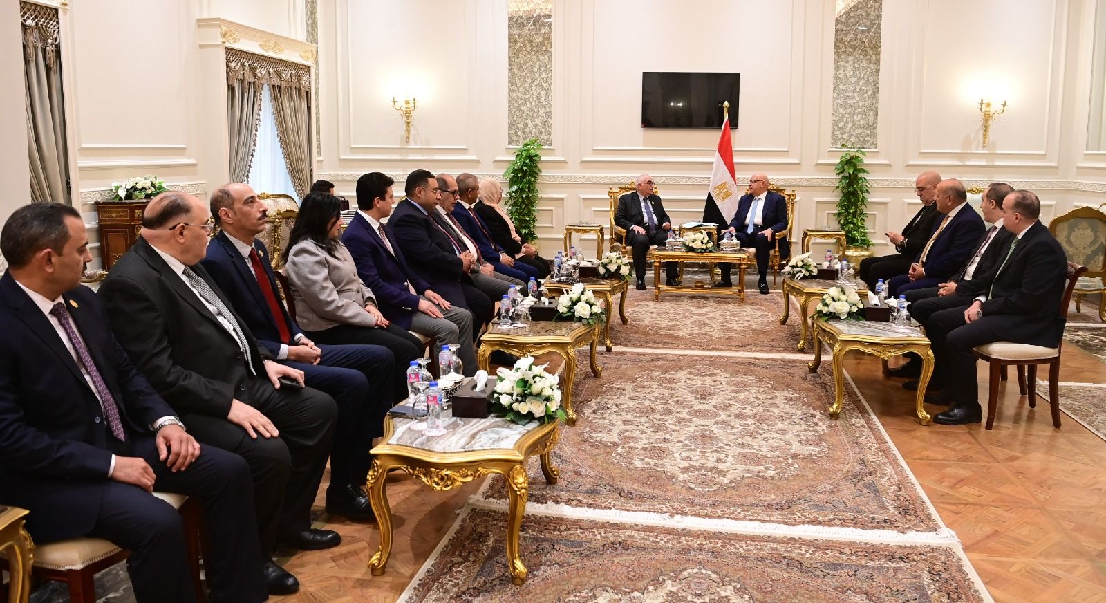 المستشار هشام بدوي يستقبل رئيس هيئة قضايا الدولة لتهنئته بانتخابه رئيساً لمجلس النواب - الخليج الان