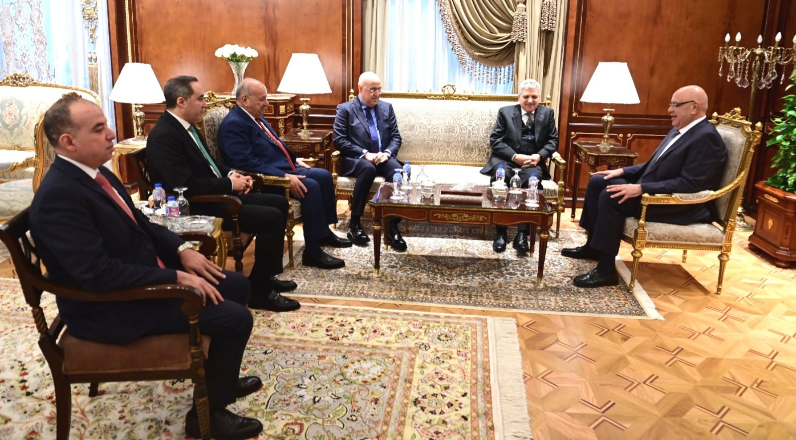 رئيس هيئة قناة السويس يهنئ المستشار هشام بدوي بتوليه رئاسة مجلس النواب - الخليج الان