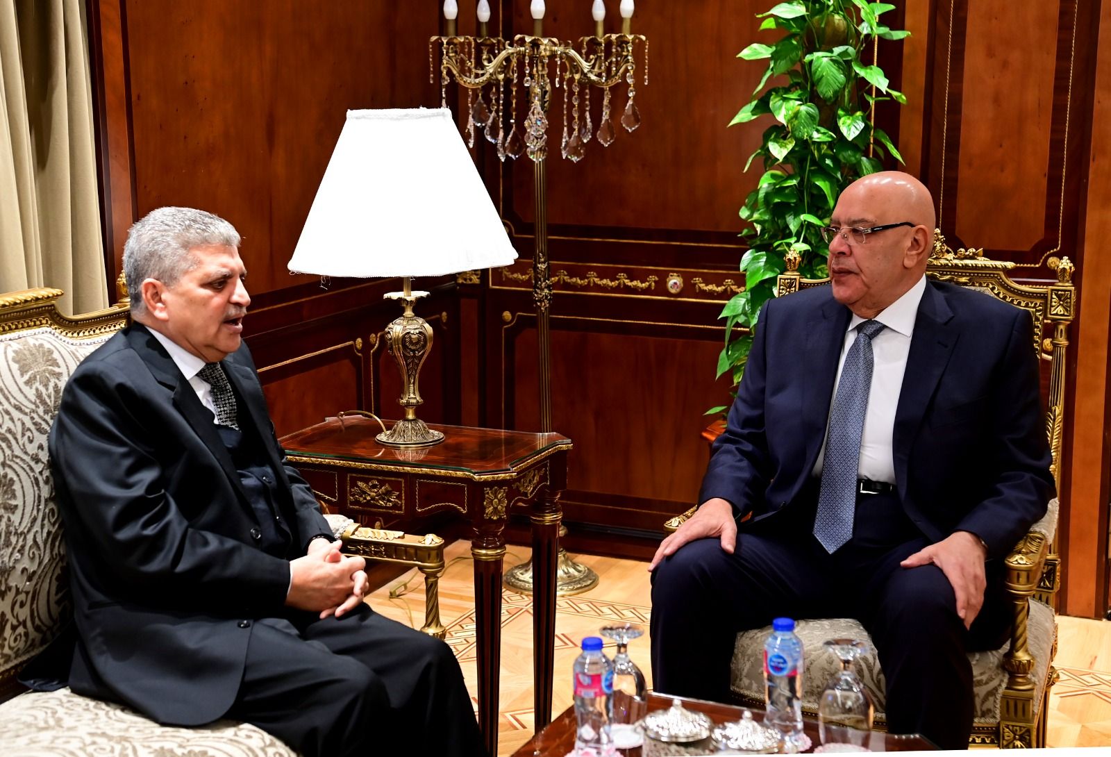 رئيس هيئة قناة السويس يهنئ المستشار هشام بدوي بتوليه رئاسة مجلس النواب - الخليج الان