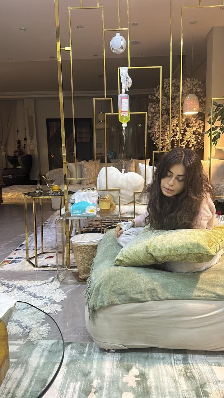 حرارتها 40 ومش بتتحرك.. منة فضالي تتعرض لوعكة صحية حادة ووالدتها تطلب الدعاء - الخليج الان